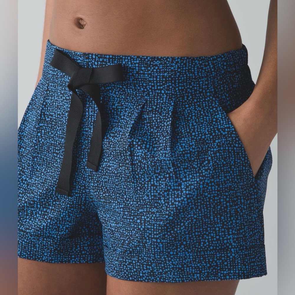 Lululemon Spring Break Away Shorts Size 6